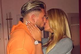 2021 that's how benioff tossed the virtual mike to taylor on a call with wall street analysts to discuss salesforce's quarterly. Love Island Schock Auch Mike Und Chethrin Trennen Sich Gala De