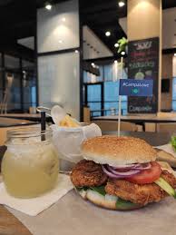 Coraz więcej restauracji decyduje się na otwarcie mimo obowiązujących obostrzeń. Sqjtfe3gr7g Jm