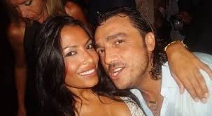 Dopo quattro anni di fidanzamento, si sono sposati nel 2014 e hanno due figlie, nina e olivia. Picchio La Showgirl Carolina Marconi Venti Mesi All Ex Marito Folle Di Gelosia