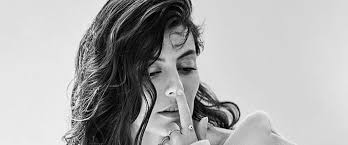 Cosi' alessandra mastronardi che presterà il volto alla divina della danza mondiale scomparsa oggi carla fracci nel film tv carla' le cui riprese si sono concluse a fine marzo a orvieto una co. Alessandra Mastronardi Vestira I Panni Di Carla Fracci 361magazine
