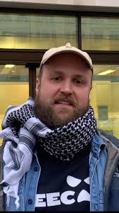 It cost me little to attend the emergency Belfast City Council meeting  tonight re Palestinian solidarity and while it was at short notice, people  still have the right to expect Councillors will