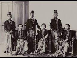Maybe you would like to learn more about one of these? Gelar Penguasa Tradisional Raja Di Nusantara Halaman 1 Kompasiana Com