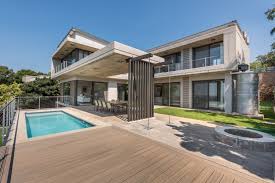 This option is one of the main characteristics of contemporary architecture because it raises the home's functionality to a new. City View House Modern Home In Pretoria Gauteng South Africa By On Dwell
