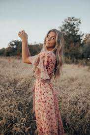 Pour les femmes le type de robe pour un mariage champêtre chic peut prendre diverses allures. 1001 Modeles De Robe Longue Champetre Pour L Ete Robe Longue Robe Champetre Idees De Mode