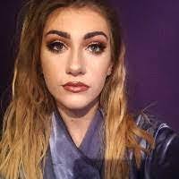 Ebony Dickinson's Instagram, Twitter & Facebook