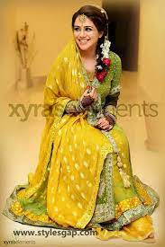 Mayun Bridals Makeup Looks Dresses Designs 2020 2021 Trends Pakistani Mehndi Dress Pakistani Bridal Dresses Pakistani Dresses