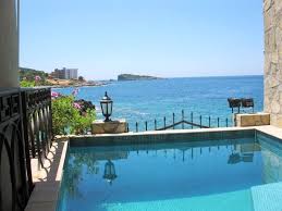 Zwischen parklandschaft, einkaufspromenade und zwischenahner meer haben wir für unsere gäste eine oase für die sinne geschaffen. Montenegro Bar Luxusvilla Am Meer Fur Anspruchsvolle