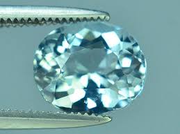 Top Grade 2 10 Ct Attractive Color Aquamarine In 2020 Aquamarine 1 Carat Yellow Sapphire