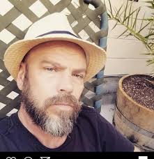 👊 Hello I'm Blake (that's the B in SB), 50-ish San Francisco hipster artsy  counterculture musician bicyclist sailor and open water swimmer. I've lived  in the San Francisco mission district for the