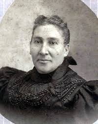 Mary Klink's Instagram, Twitter & Facebook