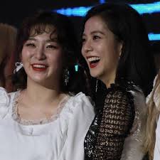 Yeri de red velvet y jennie de blackpink mantienen una hermosa amistad unida por su amor por la música, la moda y el baile. Red Velvet X Blackpink On Instagram What About Cuties Seulsoo Follow Blackvelvet9 For More Updates Redvelvet Irene Seulgi Joy Wendy Yeri Jennie Jisoo Rose Artofit