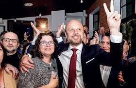 W rzeszowie się wychował, tu uczęszczał do. B27rsn5xmphtem