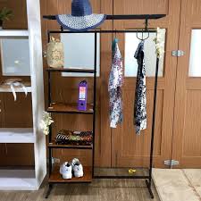 Kayu oak dirangkai dan digantung kemudian dibentuk menyerupai gantungan. Rak Gantungan Baju Perabotan Rumah Di Carousell