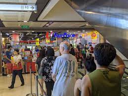 Ntuc club offers affordable recreational experiencesto engage communities of the labour movement and members of the public. Long Queues At Supermarkets After Announcement Of Circuit Breakers To Contain Covid 19 Today