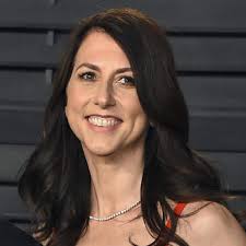 Ex-Frau von Jeff Bezos: MacKenzie Scott spendet Mega-Summe an NGOs