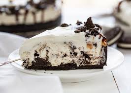 Il est crémeux et on y retrouve le bon goût du fromage philadelphia qui donne ce goût caractéristique au cheesecake. Gateau Au Fromage Oreo Sans Cuisson