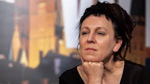 Olga tokarczuk, (born january 29, 1962, sulechów, poland), polish writer who was known for her wry and complex novels that leap between centuries, places, perspectives, and mythologies. Literaturnobelpreistragerin Olga Tokarczuk Polnische Verhaltnisse Lesen Archiv