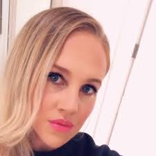 Amanda Provan's Instagram, Twitter & Facebook