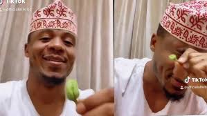 TAZAMA ALIKIBA AKITAFUNA PILIPILI NA KULIA