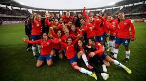 La selección chilena sigue su cuidada planificación con miras a tokio, para eso se fijó un choque preparatorio en suelo germano el próximo 15 de junio. Brillo Para El Futbol Femenino De Chile La Seleccion Chile Vence A Camerun Y Se Acerca A Tokio Reglas Del Futbol 2021