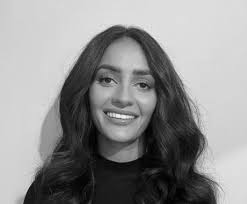 Hollie Kemp's Instagram, Twitter & Facebook