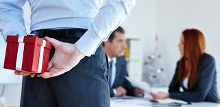 Trying to find the perfect gift to show your boss some appreciation? Ten Reasons You Should Not Give Your Boss A Gift Aubrey Daniels International