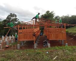 1.litter 2.slat 3.kandang dengan lantai tanah campuran. Membuat Kandang Kambing Berkualitas Cara Ternak Kambing Peternak Wajib Baca