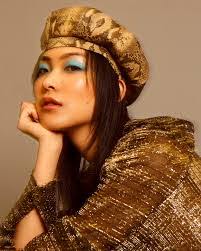 Lee Hough's Instagram, Twitter & Facebook