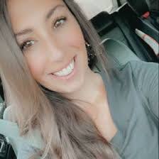 Stephanie Platt's Instagram, Twitter & Facebook