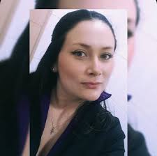 Este peinado fue muy fácil de hacer y me encanto el resultado final. Lo  podemos usar para fiestas o eventos porque se ve muy elegante.😘🤗