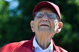 Iwo Jima survivor dies in Macomb