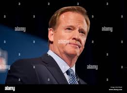 New York, USA. 19 settembre 2023. Oren Shapiro, Presidente e CEO di Crayola  Rich Wuerthele, Warren Schorr e Ari Shapiro assistono all'installazione di  Crayola Flowers 'Giving Garden' presso il Grand Central Terminal