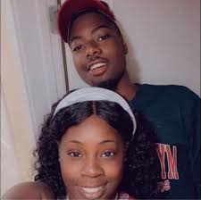 ADULT TWIN DIES, WENT TO WEST CHARLOTTE HIGH SCHOOL Rodney Davis King died  recently, he had a twin brother. Many West Charlotte High Alumni killed  recently  https://www.charlottealertsnews.com/news/adult-twin-dies-went-to-west-charlotte-high-school