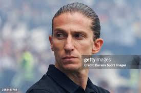 Flamengo Head Coach Filipe Luis getting into the field during the... News  Photo