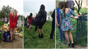 Blajinii trăiesc, departe aproape la marginea pămîntului, pe lîngă apa sîmbetei. Cat De IndrÄƒzneÈ› S Au ImbrÄƒcat Moldovencele De PaÈ™tele Blajinilor Unica Md