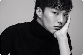 (a very good video to get to know him). Jang Ki Ha Age