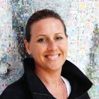 Jenn Fraser's Instagram, Twitter & Facebook