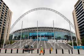 Originally known as the empire stadium) was a stadium in wembley, london, best known for hosting important football matches. Covid 19 Meningkat Di Inggris Venue Wembley Disorot Republika Online