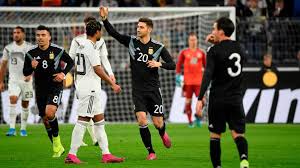 Für heute aber war es das.vielen dank für das interesse und bis zum nächsten mal! Deutschland Argentinien Dfb Elf Verspielt Den Sieg Argentinien Schafft Das Remis Das Testspiel Im Ticker Zum Nachlesen Goal Com