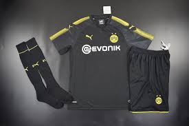 Auf dieser seite findet ihr vor jedem spieltag die voraussichtliche aufstellung für borussia. Borussia Dortmund 17 18 Away Kids Kit Buy Borussia Dortmund Jersey Strabanesoccerjerseys Com