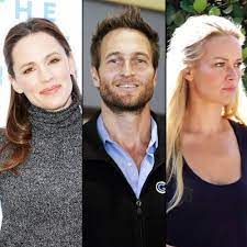 In the happiest news i've received in a while, jennifer garner has a boyfriend. Jennifer Garner S Bf John Miller Finalizes Divorce From Caroline Campbell