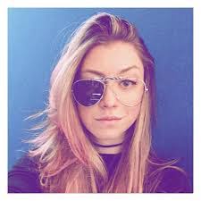 Elizabeth Brockway's Instagram, Twitter & Facebook