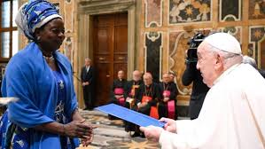 Pope to new ambassadors: 'The world is weary of war' - Vatican News