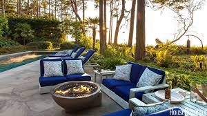 A Warm And Rustic House Modern Patio Furniture Patio Modern Outdoor Furniture