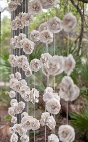 Hay flores de papel gigantes que te roban el aliento con su belleza (y su tamaño!) ideas ultra creativas con flores de papel. Decoracion De Salon Para Boda Con Flores De Papel Flores Imagenes