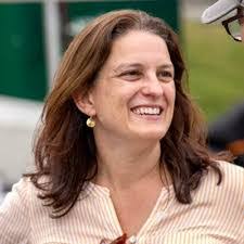 Diana Nicholson's Instagram, Twitter & Facebook