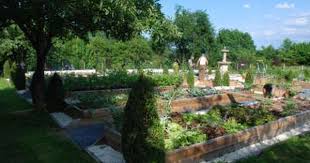 Jardins Du Chateau De Viven Jardin Remarquable Les Routes Touristiques Pyrenees Atlantiques Guide Du Tourisme Nouvelle Aquitaine Jardins Chateau Bambouseraie