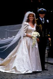Durch ihre heirat erwarb sie den höflichkeitstitel einer duchess of york. Die Schonsten Royalen Hochzeitskleider Aller Zeiten Brigitte De