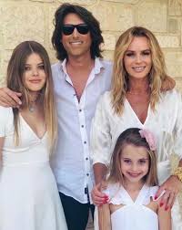 • wife & mama ‍ actress • judge @bgt • presenter @thisisheart • singer @emirecords • 'songs from my heart' album. Amanda Holden Wiki Married Husband Divorce Net Worth