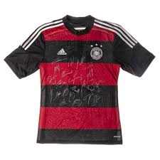 De 15 a 30 dias corridos após pagamento. Camisa Alemanha 2014 Autografada Thomas Muller Elenco Hall Da Fama